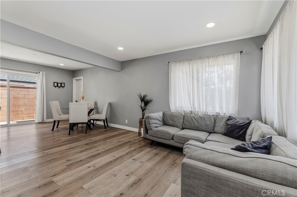10925 Dalerose Property Photo 10