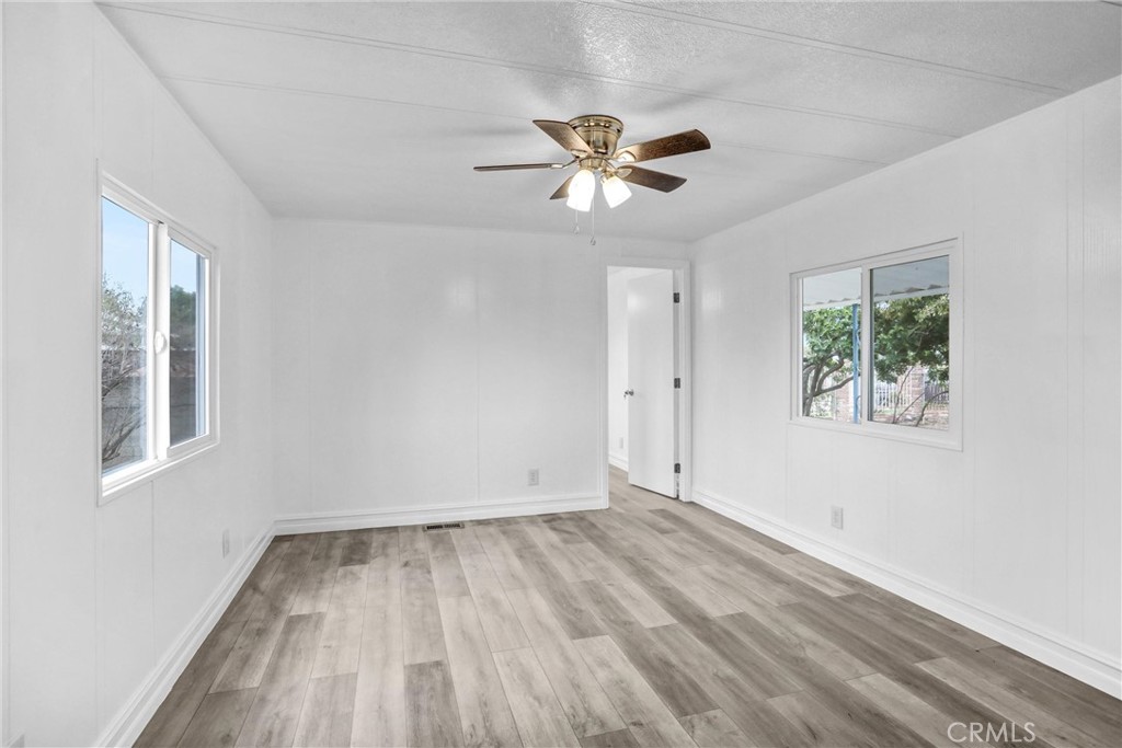 20399 Bailly Property Photo 4