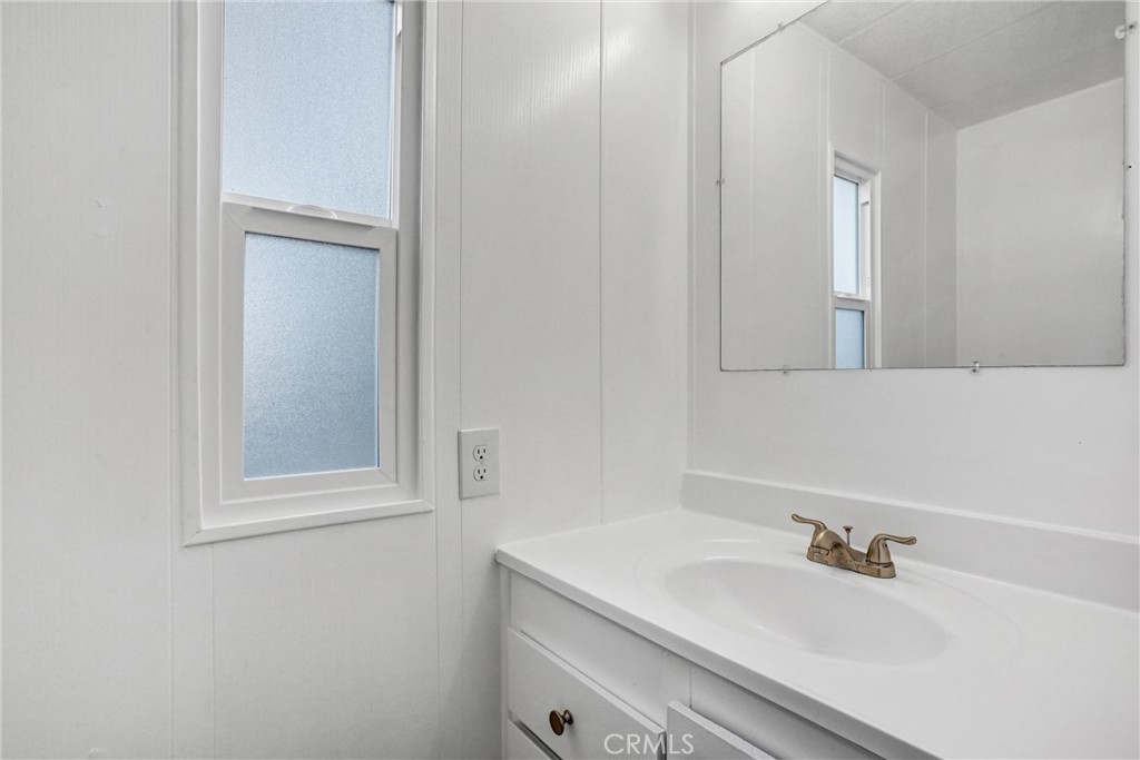 20399 Bailly Property Photo 7