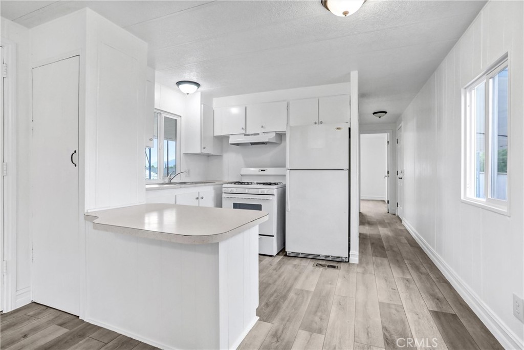 20399 Bailly Property Photo 11