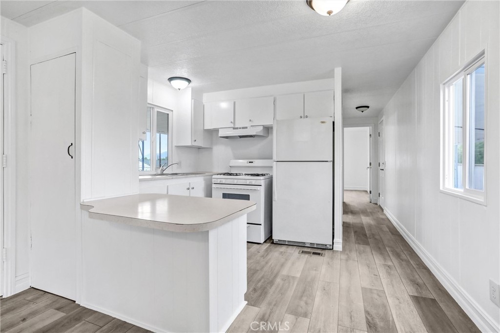20399 Bailly Property Photo 11