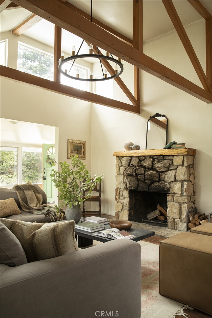 26498 Lake Forest Drive Property Photo 4