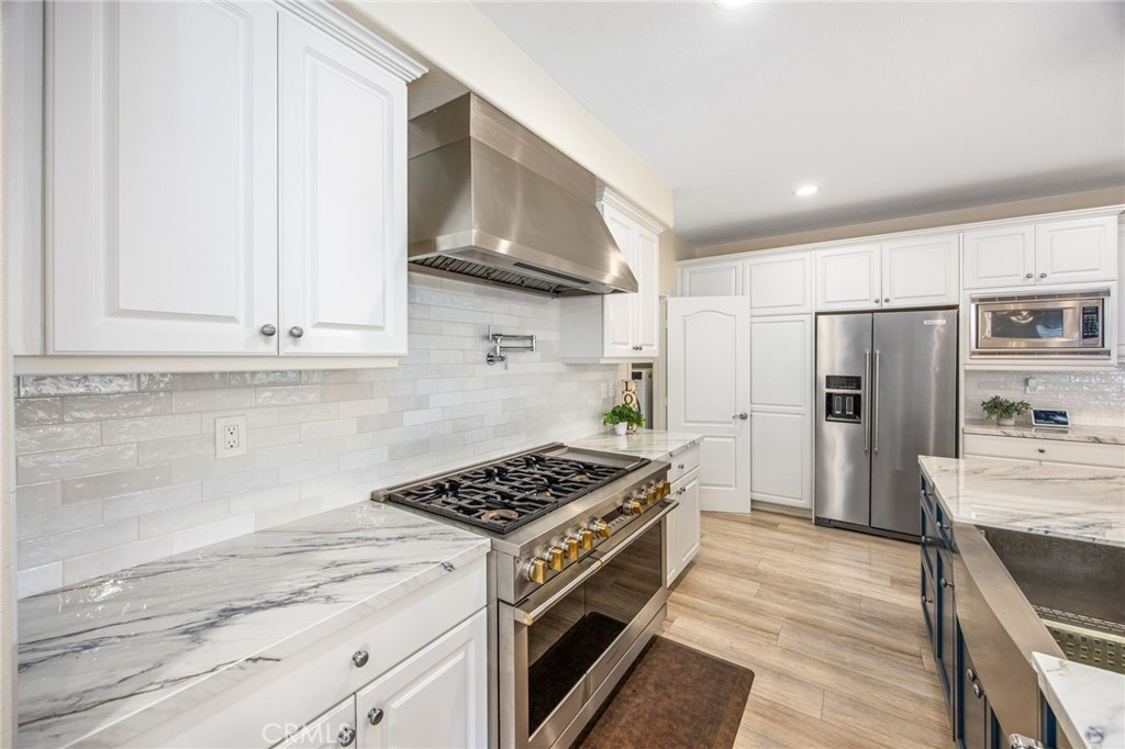 3276 Huntfield St Property Photo 17