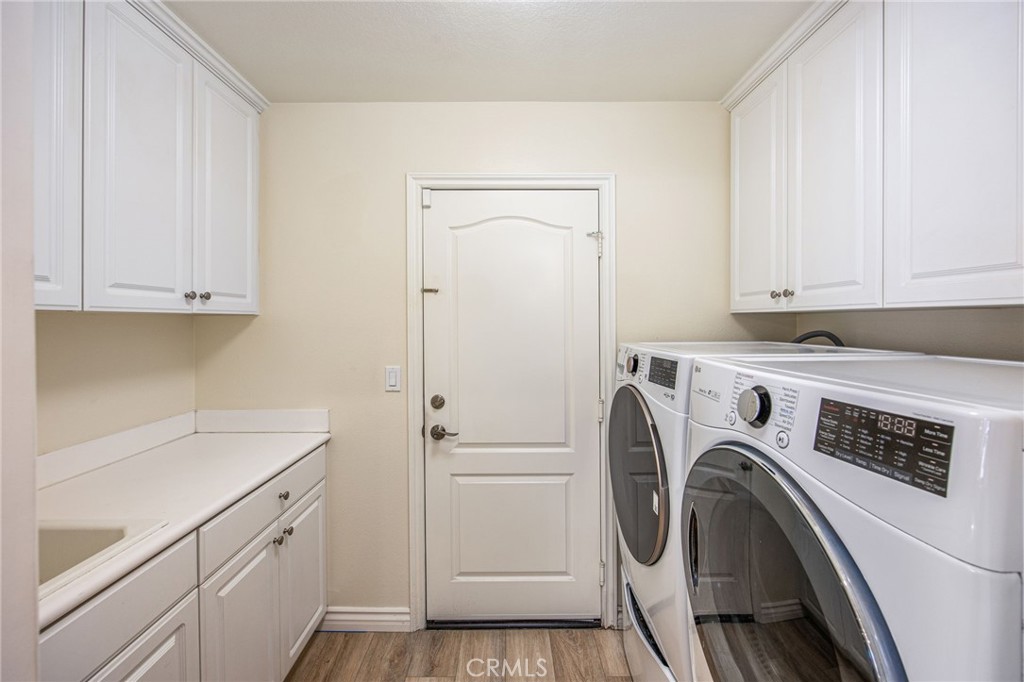 3276 Huntfield St Property Photo 28
