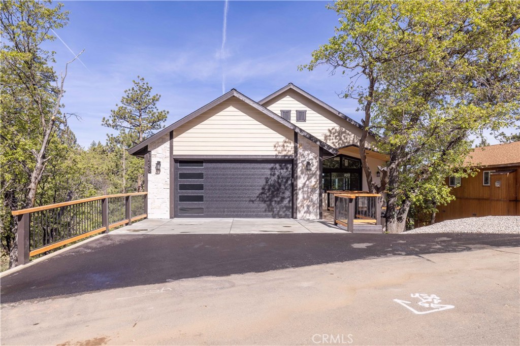 1436 Klamath Property Photo 1