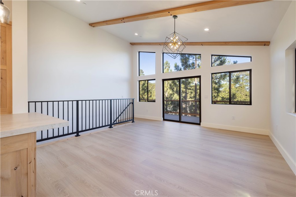 1436 Klamath Property Photo 7