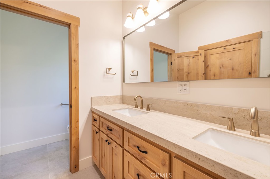 1436 Klamath Property Photo 30