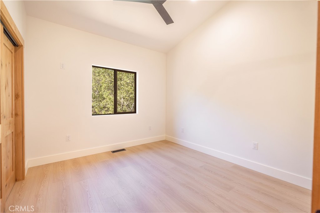 1436 Klamath Property Photo 31