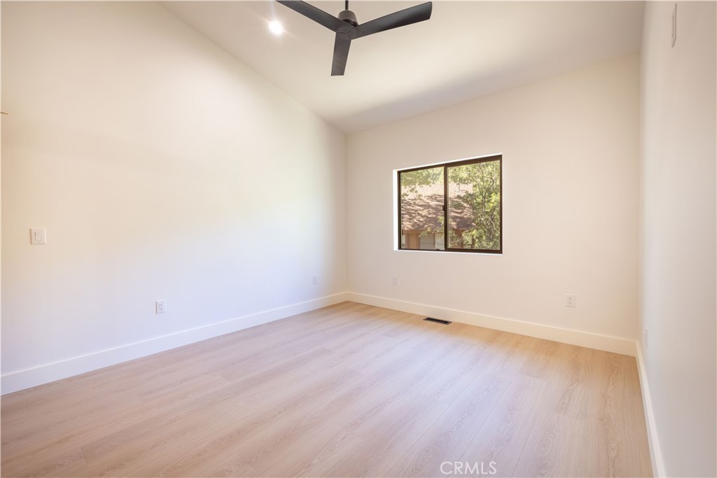 1436 Klamath Property Photo 36