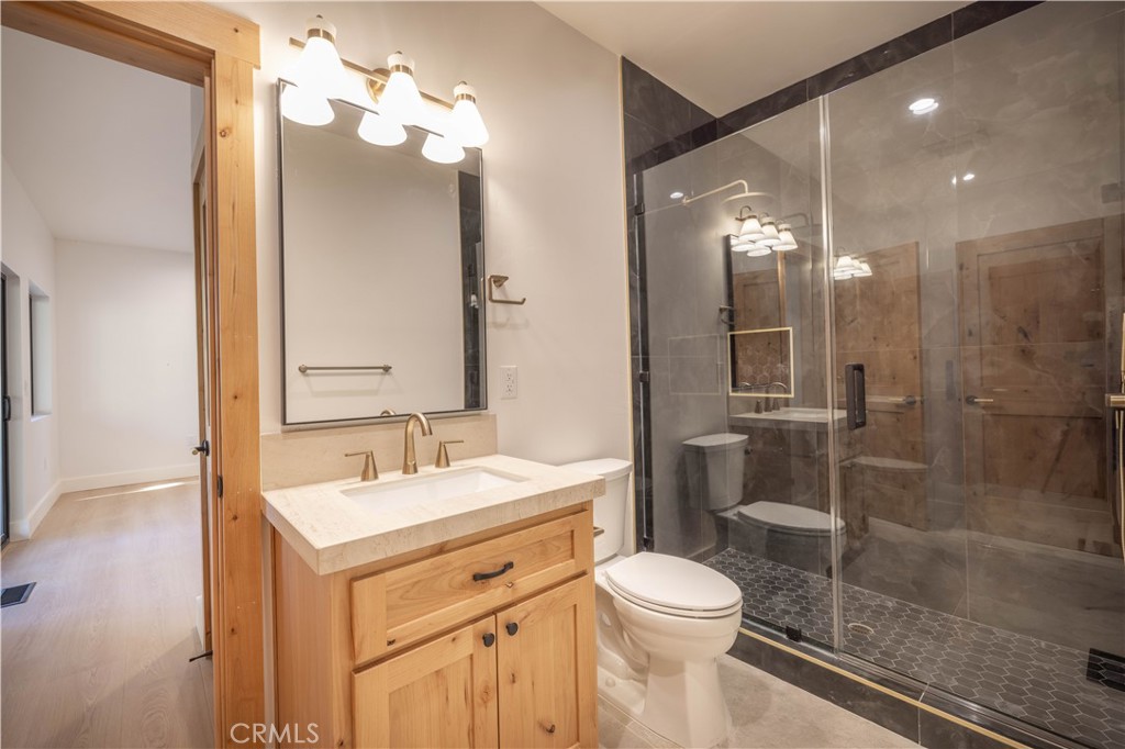 1436 Klamath Property Photo 47