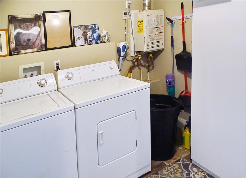 2097 Fox Property Photo 20