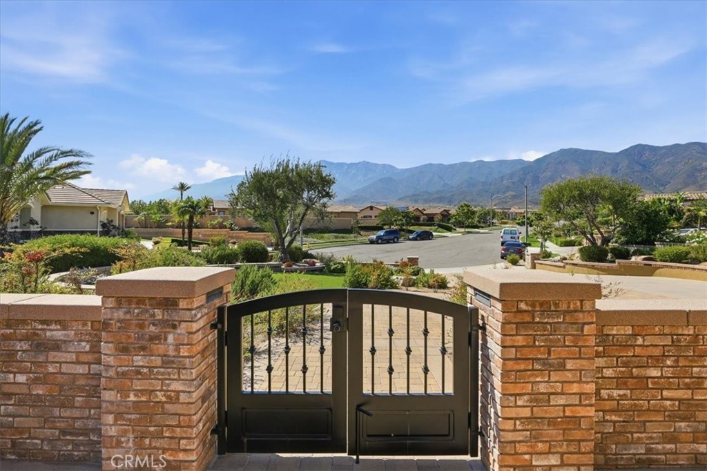 5697 Orion Place Property Photo 7