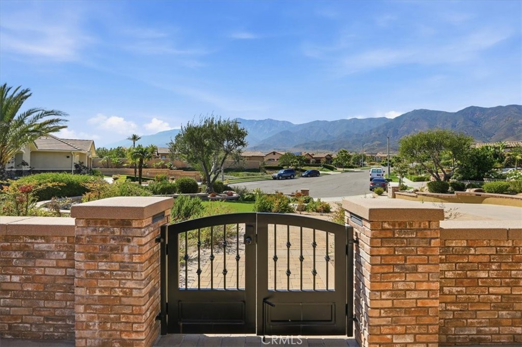 5697 Orion Place Property Photo 7