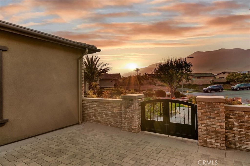 5697 Orion Place Property Photo 9