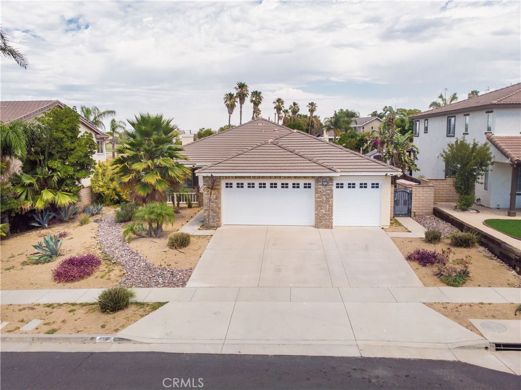 2815 Douglas Way Property Photo 1