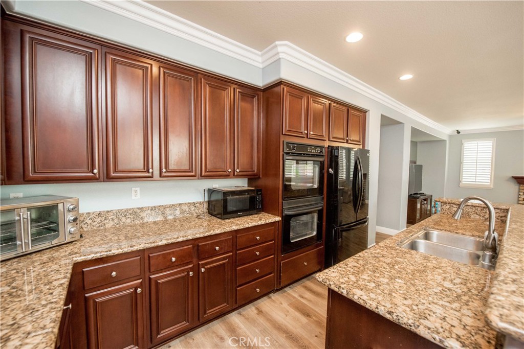 2815 Douglas Way Property Photo 5