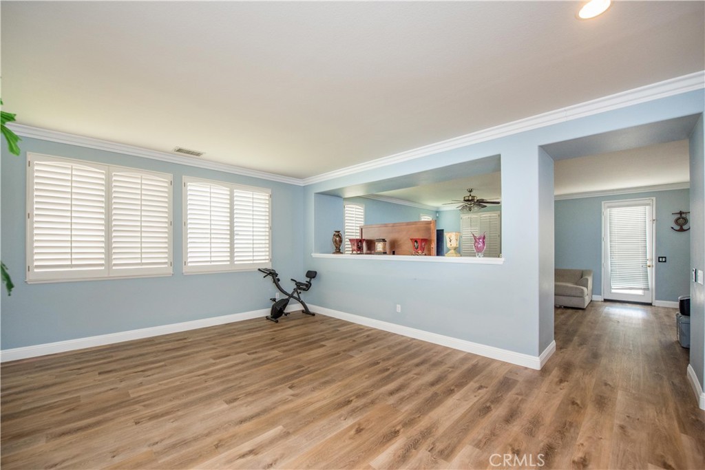 2815 Douglas Way Property Photo 7