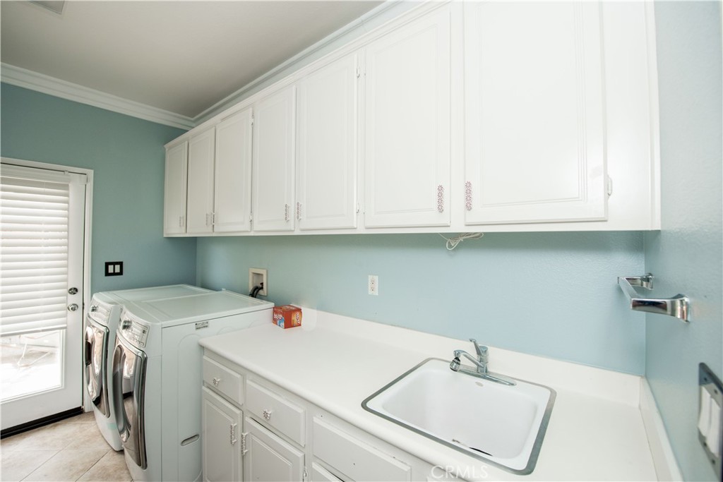 2815 Douglas Way Property Photo 27