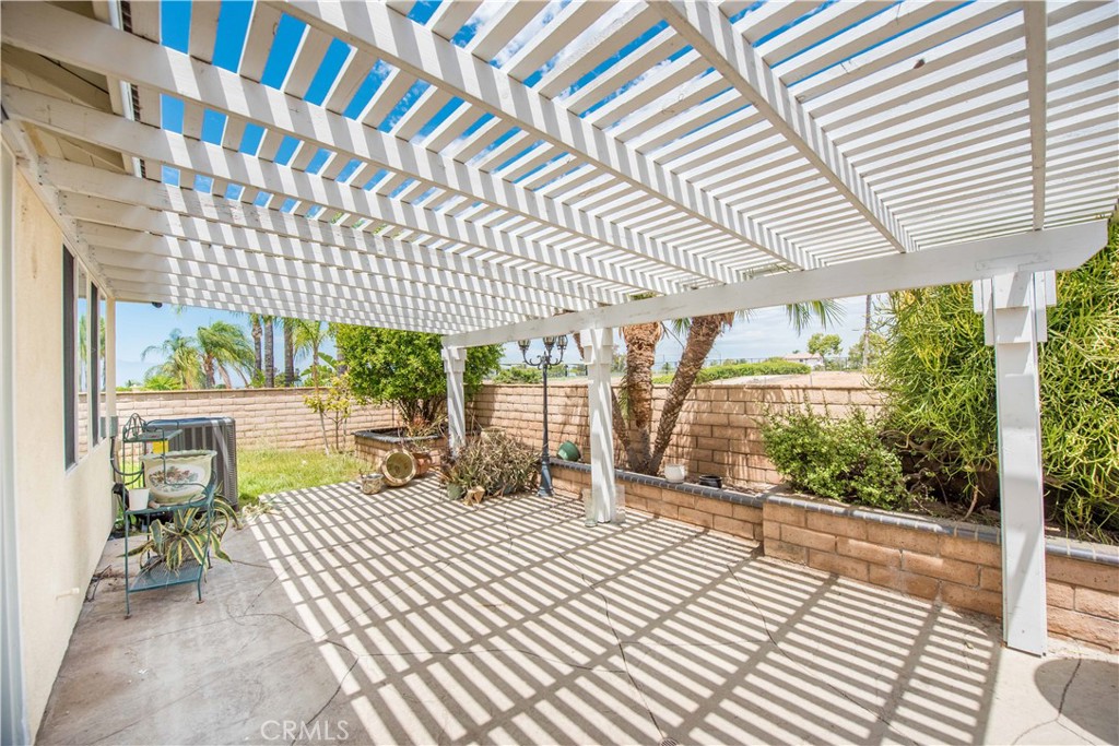2815 Douglas Way Property Photo 28