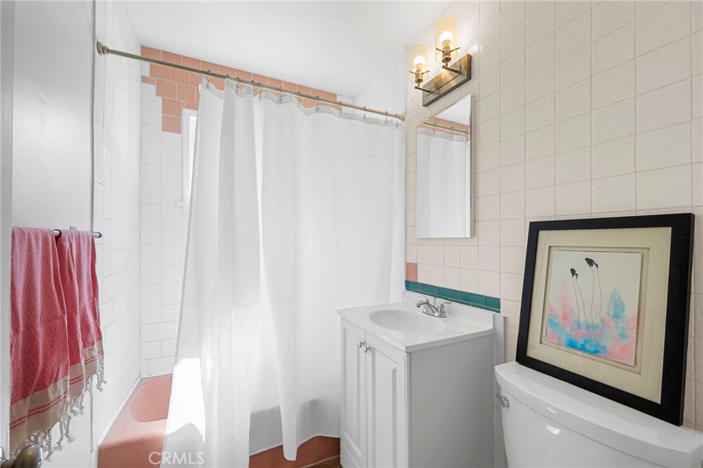 1453 W 215th Property Photo 17