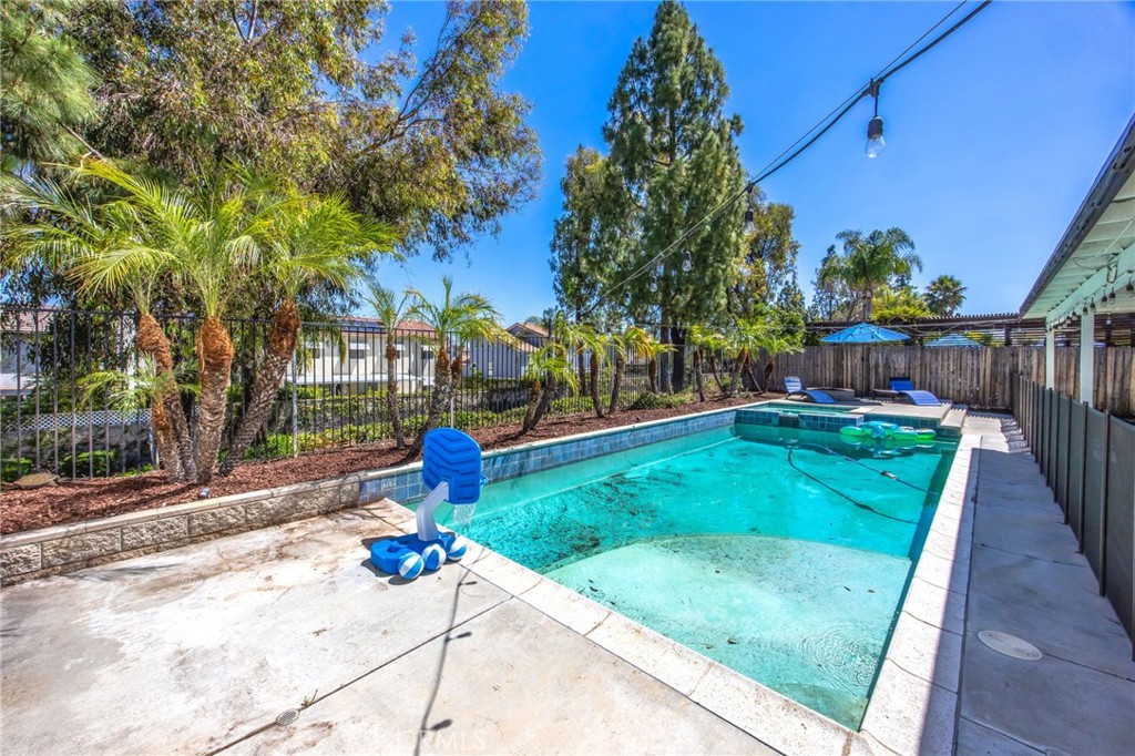 619 Donatello Dr Property Photo 34