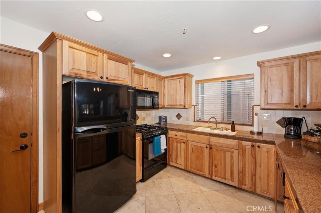 745 Summit Boulevard Property Photo 12
