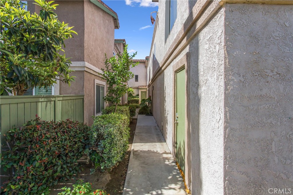 10246 Chaparral Property Photo 5