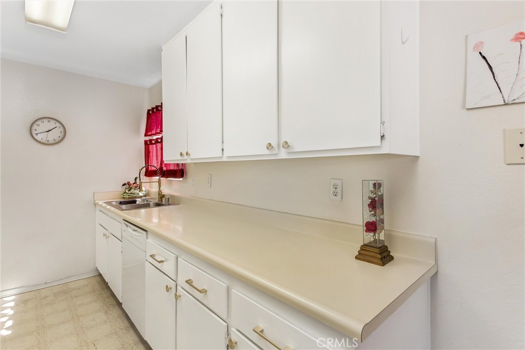 10246 Chaparral Property Photo 12
