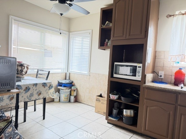 958 E 105th Property Photo 5