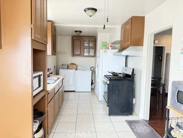 958 E 105th Property Photo 6