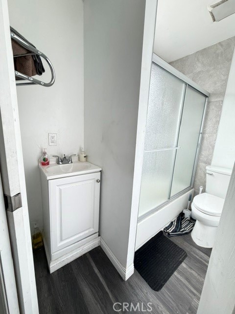 958 E 105th Property Photo 14