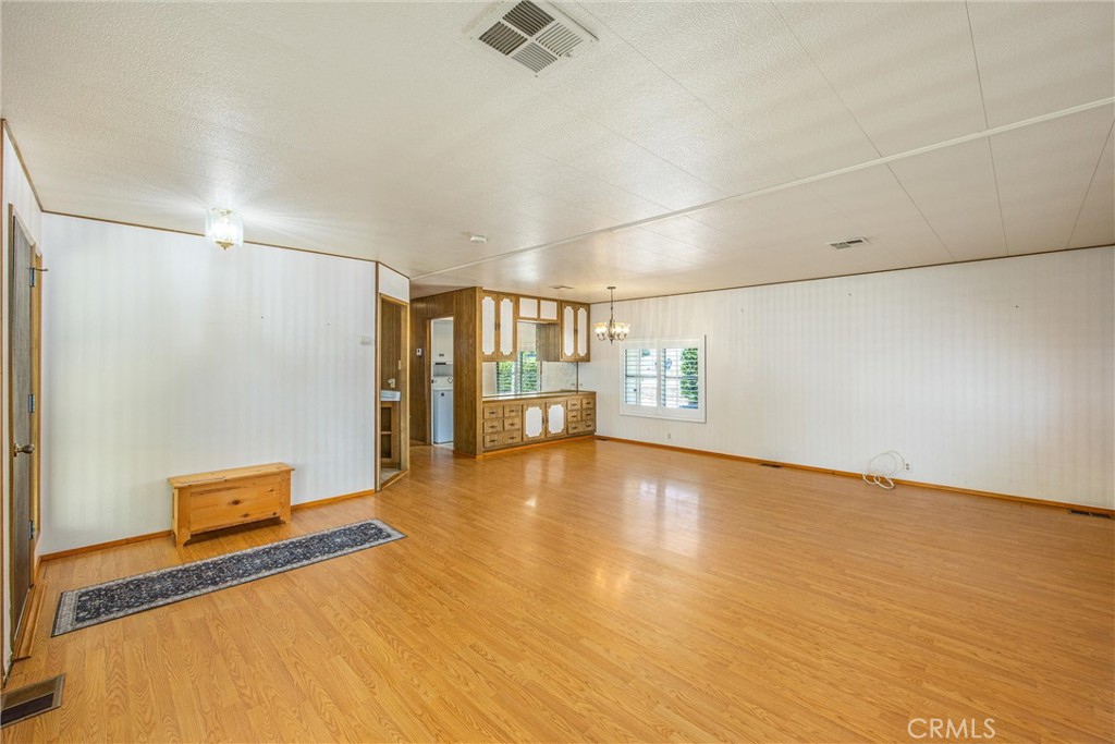9635 Crestknoll Property Photo 5