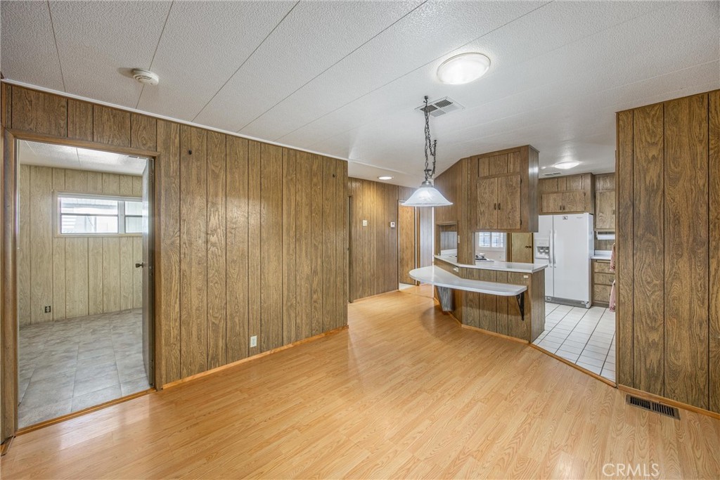 9635 Crestknoll Property Photo 12