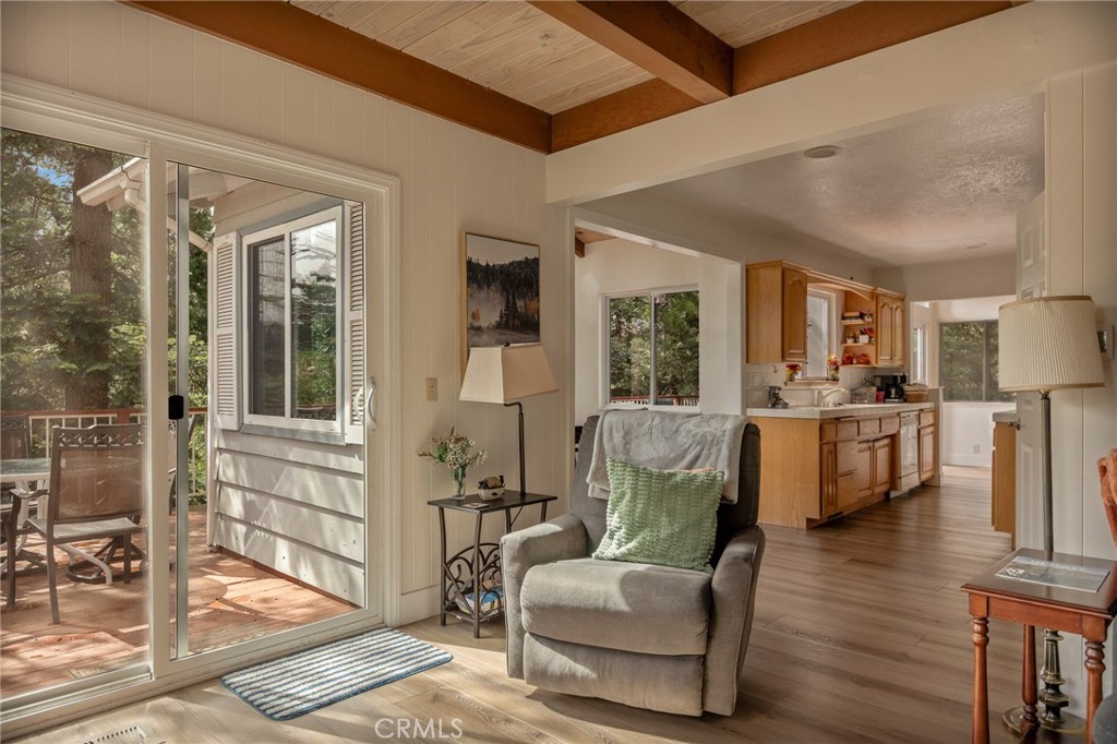 395 Primrose Property Photo 10