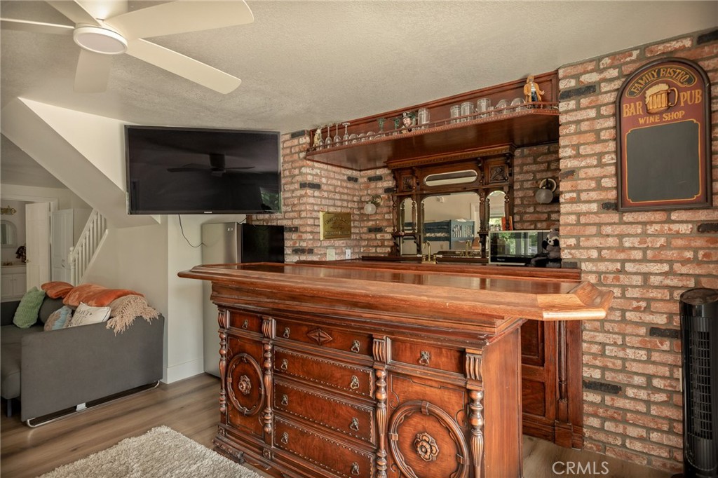 395 Primrose Property Photo 12