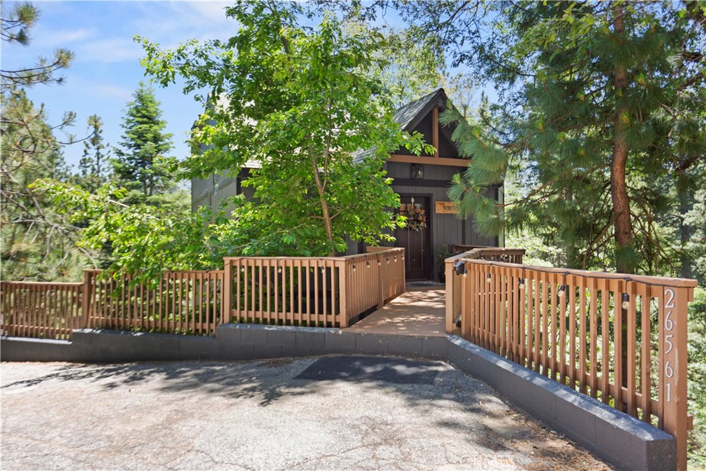 26561 Thunderbird Property Photo 2