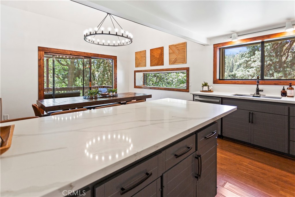 26561 Thunderbird Property Photo 6