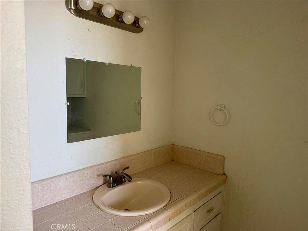 18393 Mojave Property Photo 8
