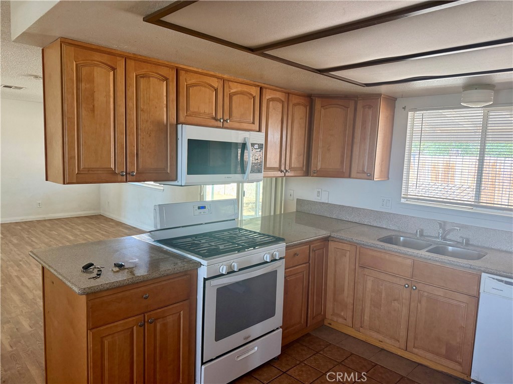 18393 Mojave Property Photo 18