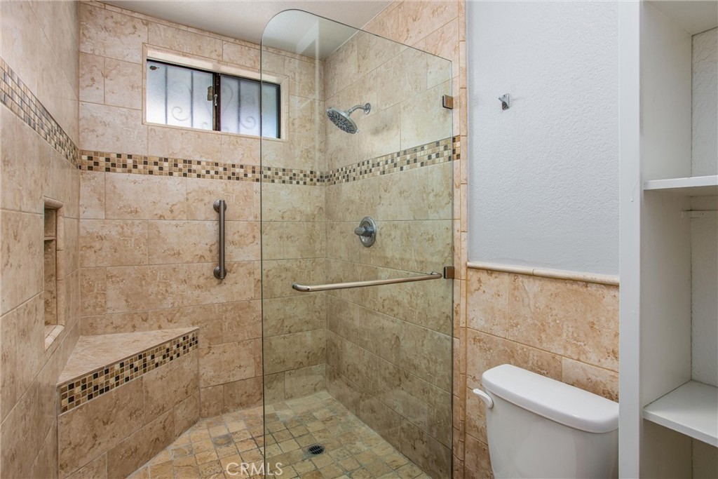 21815 Strawberry Lane Property Photo 32