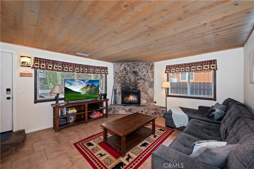 619 Elysian Property Photo 5