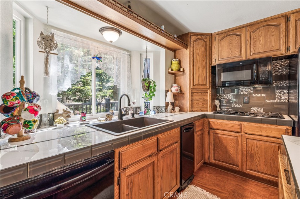 628 Grass Valley Road Property Photo 13