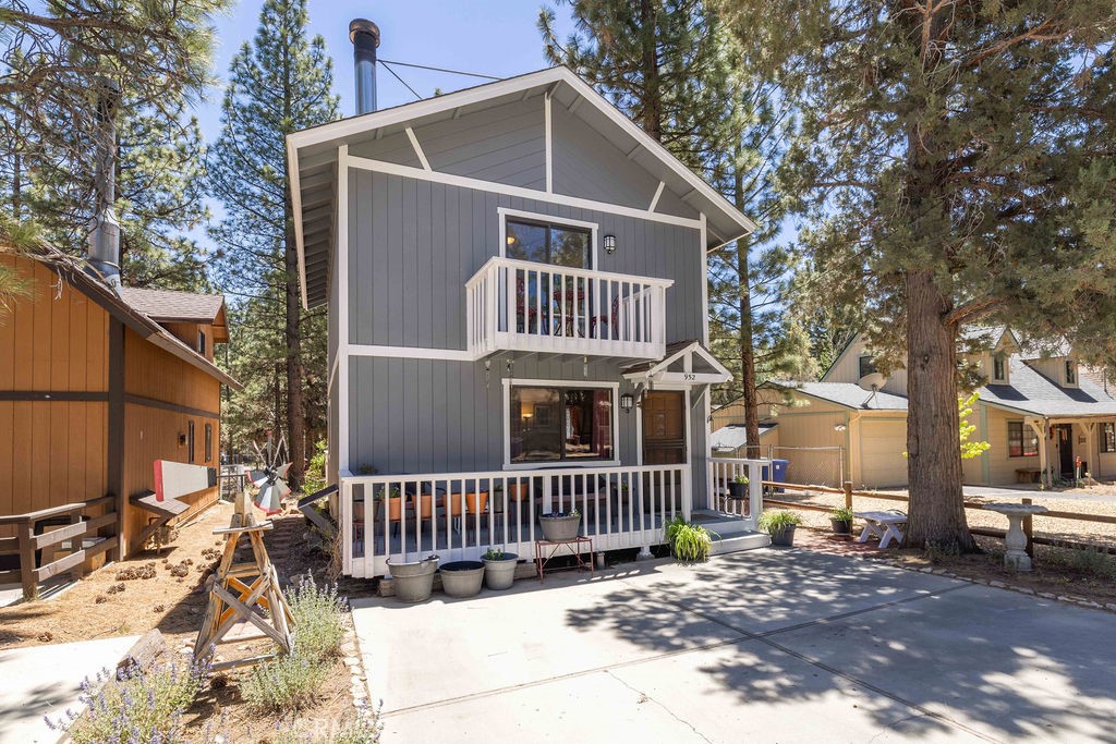 952 D Property Photo 3