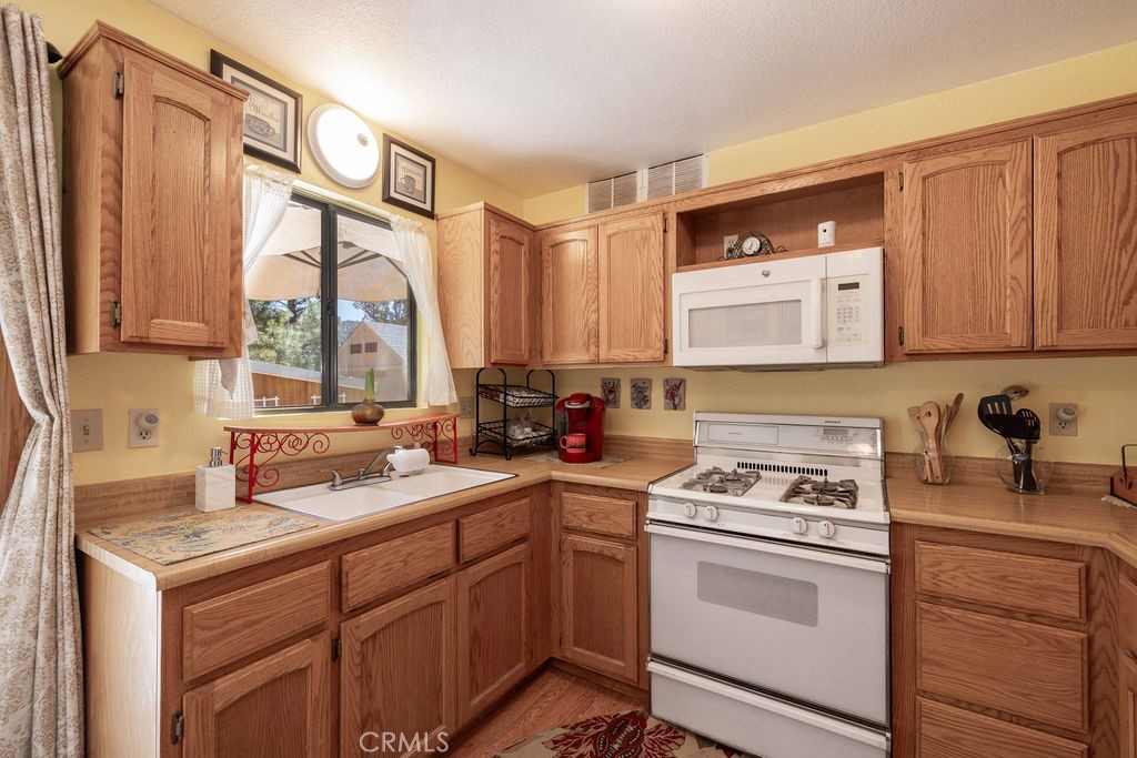 952 D Property Photo 11