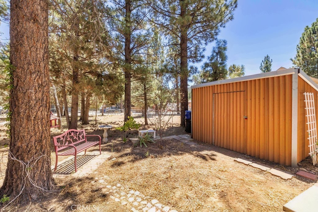 952 D Property Photo 33