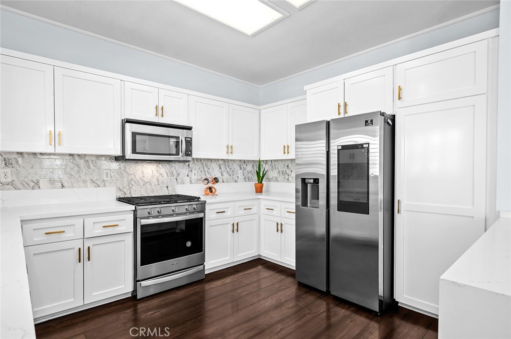 3231 Hannover Property Photo 15