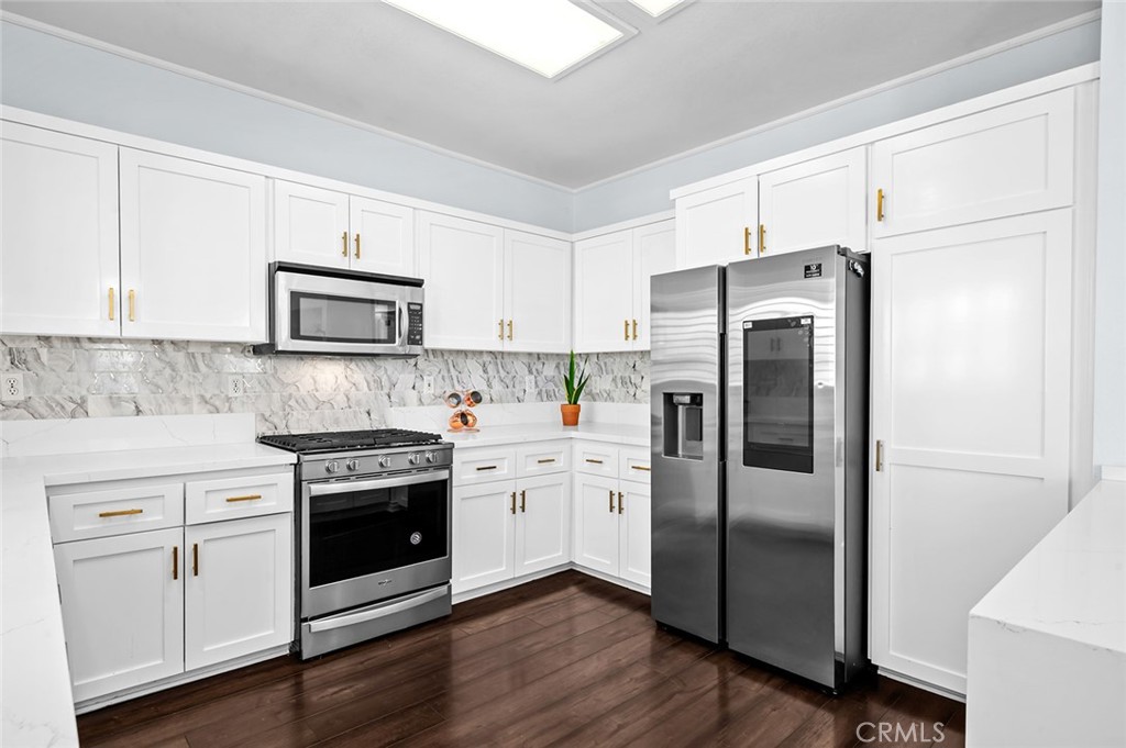 3231 Hannover Property Photo 15