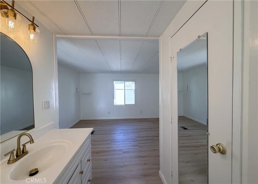 24414 University Avenue 44 Property Photo 13