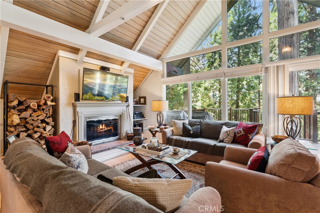 111 Grizzly Property Photo 2