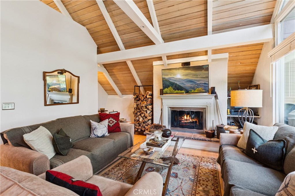 111 Grizzly Property Photo 6